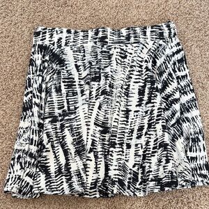 Maurices Black and White Abstract Mini Skirt